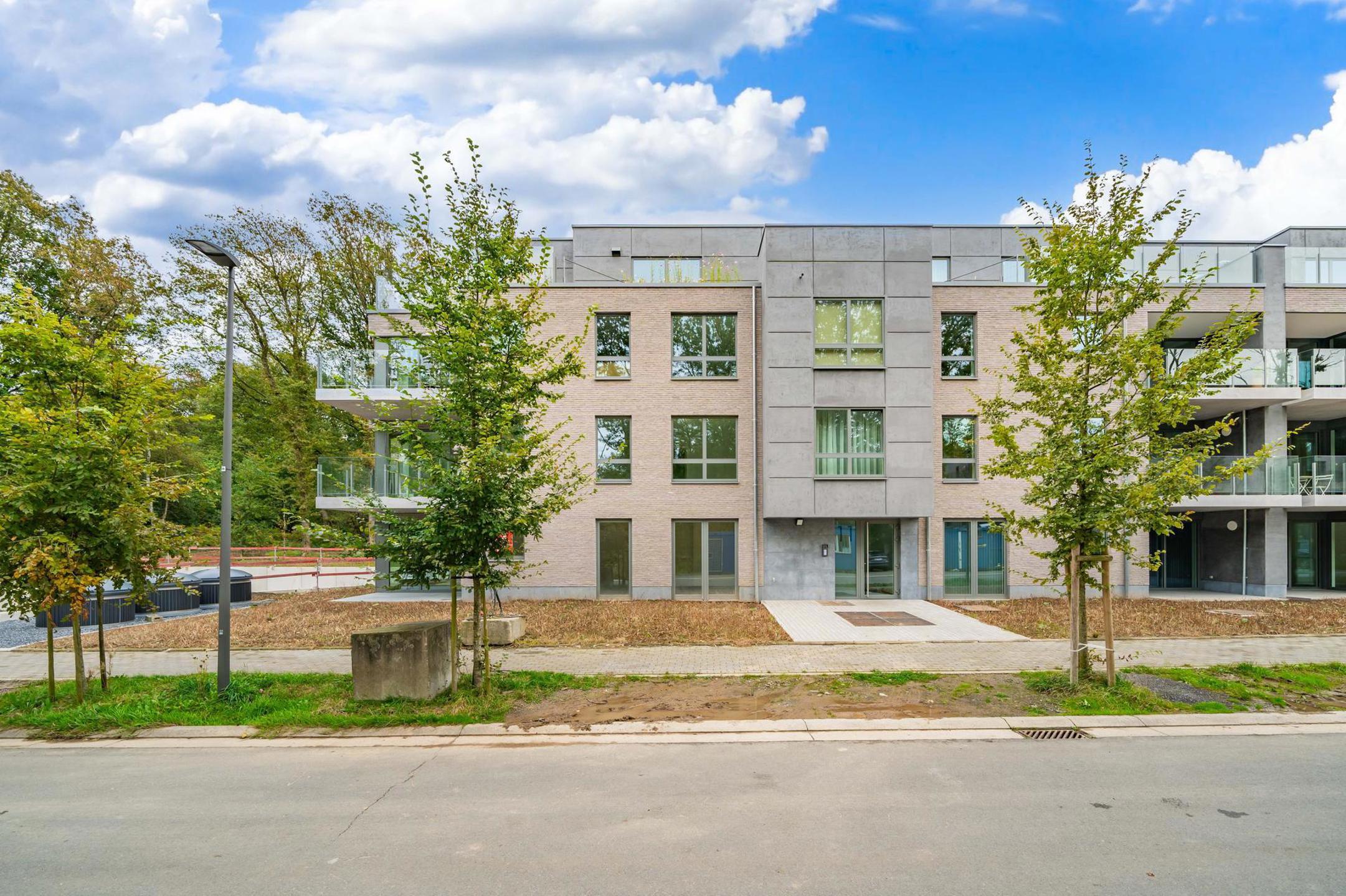 Appartement de standing avec terrasse et jardin